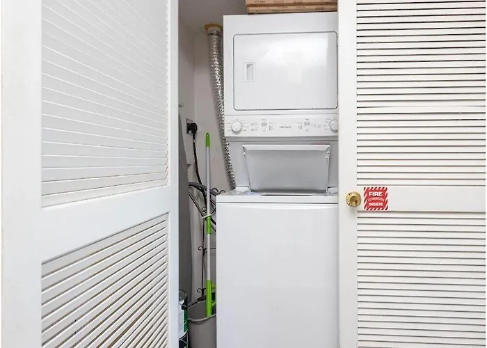 Royal Palms Unit 906 *